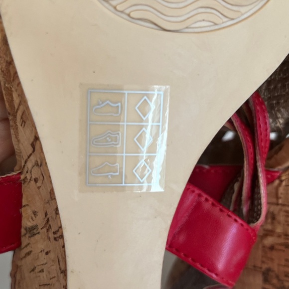 Moda Reflex Red Sandals - Picture 8 of 12
